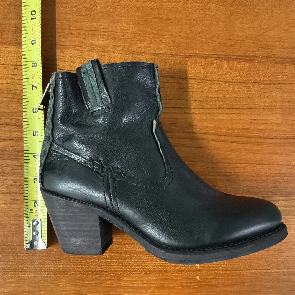 Frye Women Leslie Artisan Black Leather Boho Cowgirl Zip Ankle Boot Size 6.5